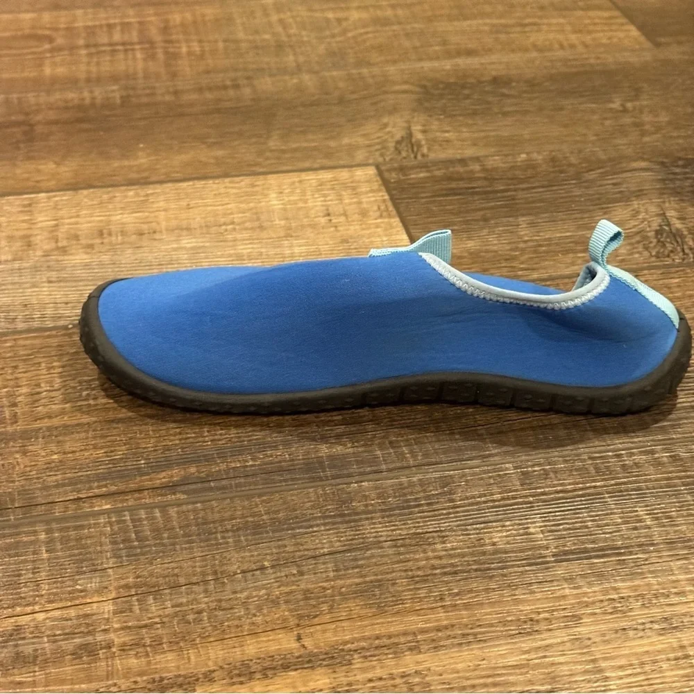 Cat and Jack Boys Water Shoes Swim Quick Dry Light Weight Blue Size 5